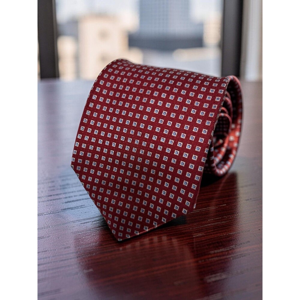 Roundtree & Yorke Trademark Tie Red Blue Geometric‎ Silk  60.25" x 3.25"